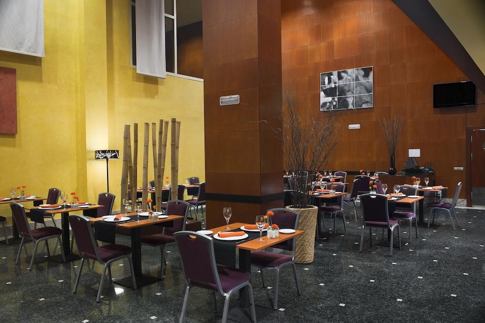 Eurostars Gran Madrid Hotel Alcobendas Ngoại thất bức ảnh
